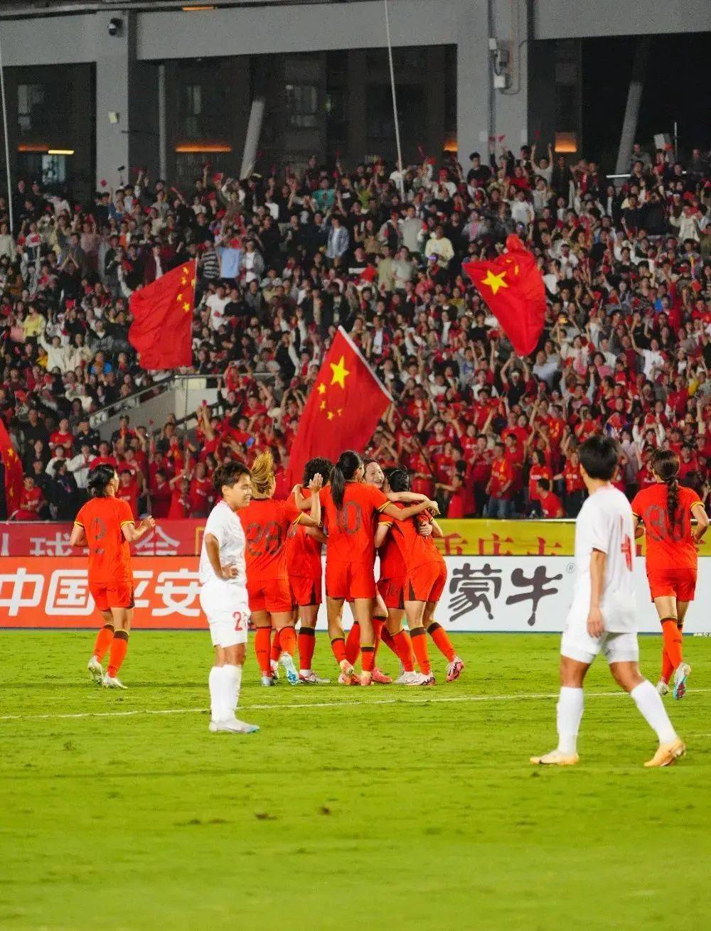 2025世界俱乐部杯赛程-国足女足队员团结一心，实力倍增的简单介绍