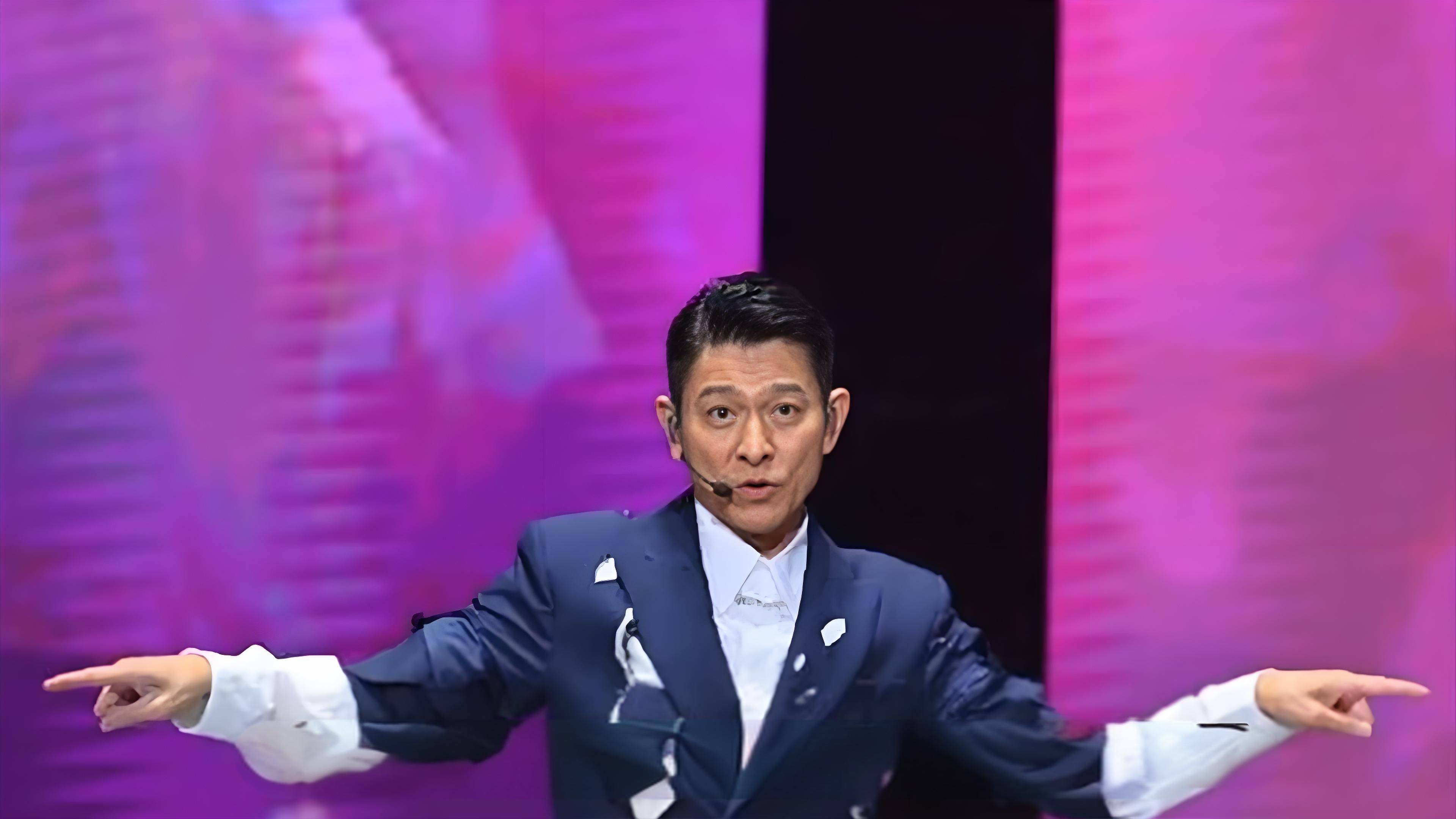 美国世俱杯-包含火爆现场气氛热烈，球场上演惊险一幕的词条